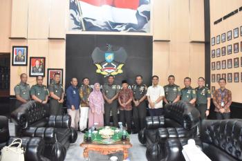 Wakil Rektor Bidang Non Akademik IIB Darmajaya Lampung Kunjungi Korem 043/Gatam